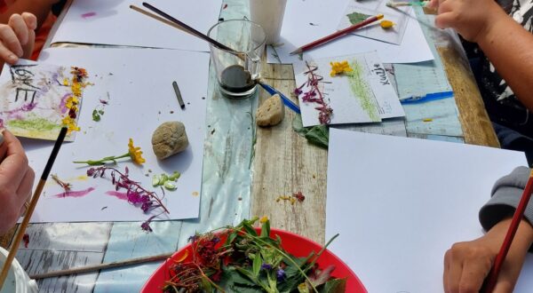 Vakantiekaart met plantenafdruk