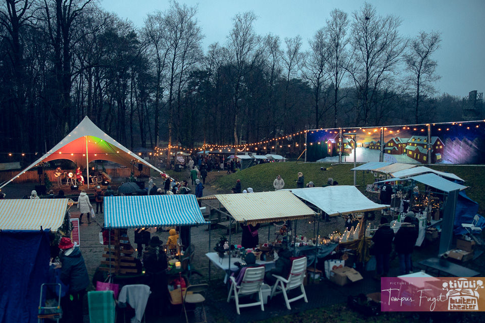 Kerstmarkt op het buitentheater tivoli terrein. Georganiseerd door Maria en Campis