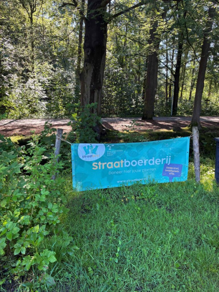 Spandoek bij de Straatboerderij Assen
